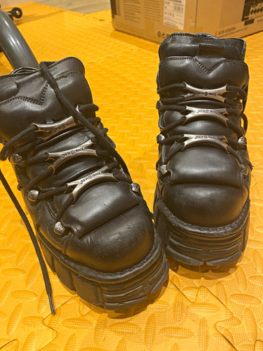 New rock black leather - new,
