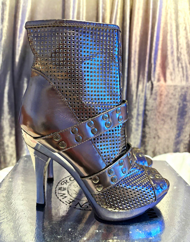 New rock size silver leather - rock,